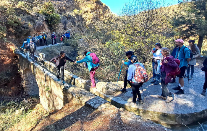 Walk with Granada Rutas - Senderismo en Granada