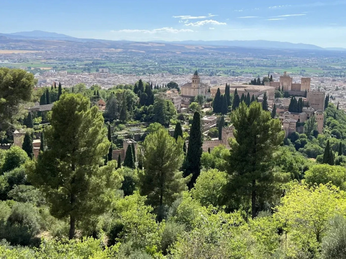 Walk with Granada Rutas - Senderismo en Granada