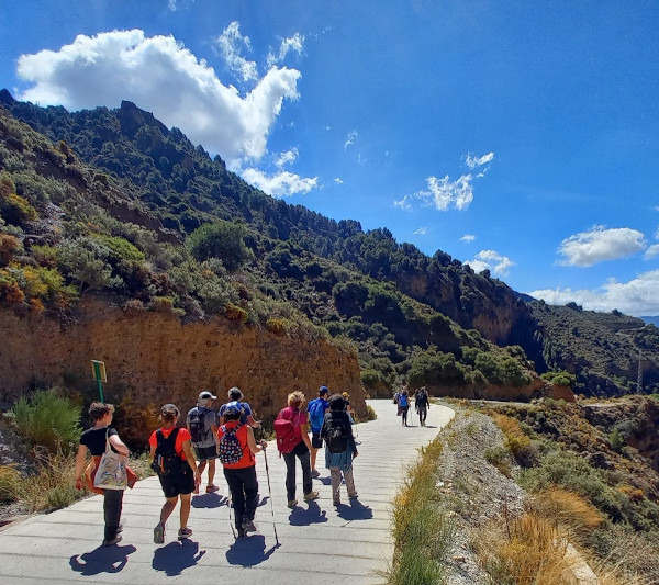 Walk with Granada Rutas - Senderismo en Granada