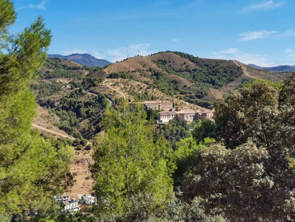 Walk with Granada Rutas - Senderismo en Granada